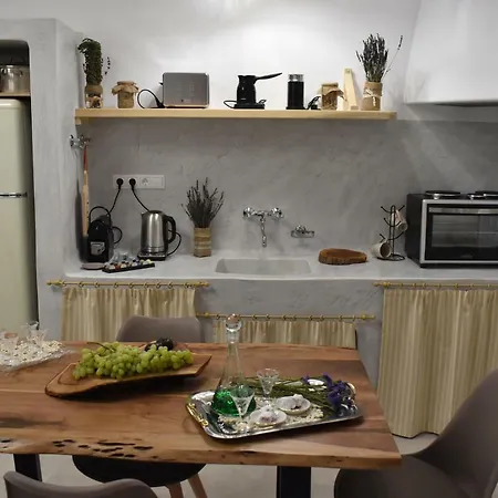 Naxian Castillo * Naxos City