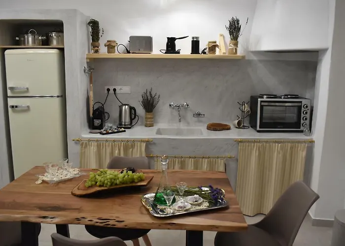 Naxian Castillo * Naxos City