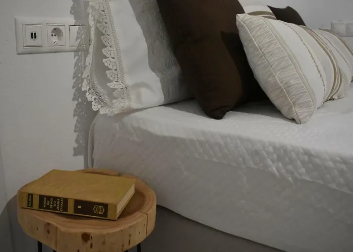 Naxian Castillo * Naxos City