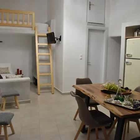 Naxian Castillo Apartment *